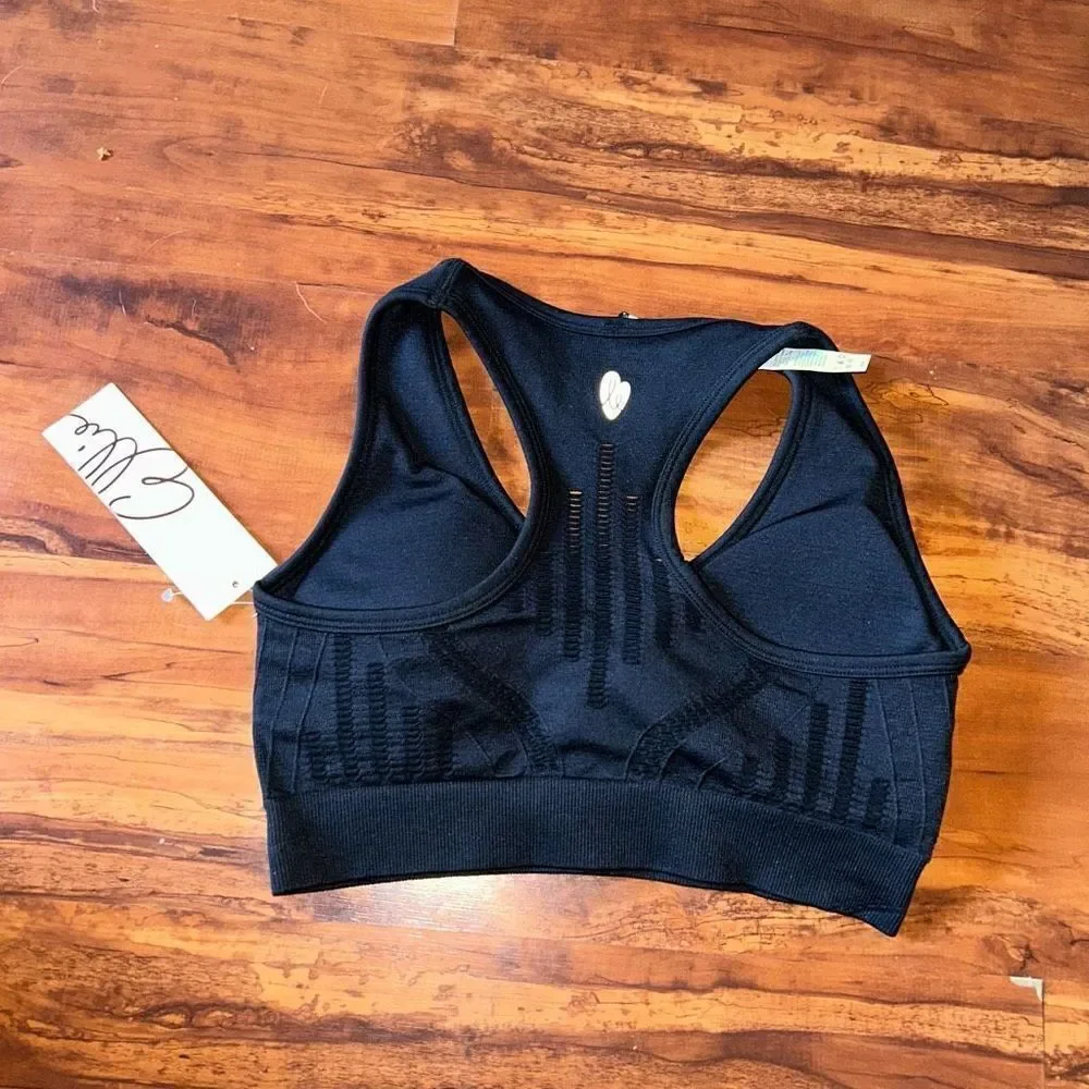 Ellie sports bra   - Picture 2 of 3